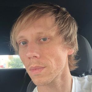 Meet your Posher, Dennis